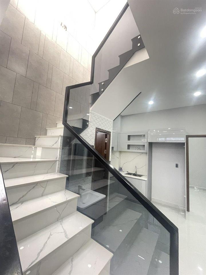 Bán nhà mới xây  ông ích khiêm  quận 11  diện tích (3,8 14)m2  6,x tỷ