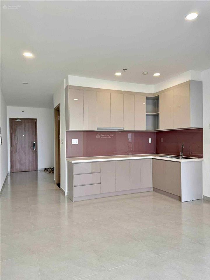 Bán 1pn+ 63m2 tầng cao đẹp giá 3.1 tỷ có sổ hồng. thiết kế thành 2pn. thanh toán góp ko ls