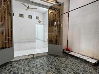 Cho thuê mặt tiền nội bộ tân kỳ tân quý  4.5x15m  cấp 4 + gác lửng  giá 8.5 triệu