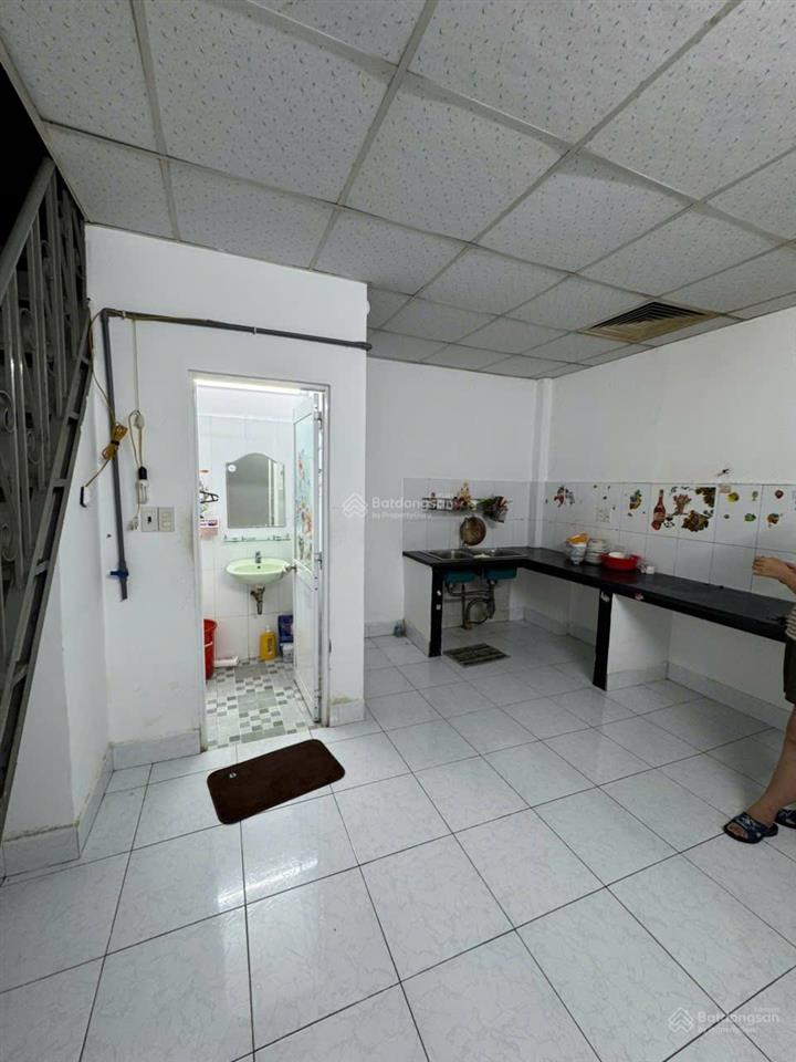 Cho thuê mặt tiền nội bộ tân kỳ tân quý  4.5x15m  cấp 4 + gác lửng  giá 8.5 triệu