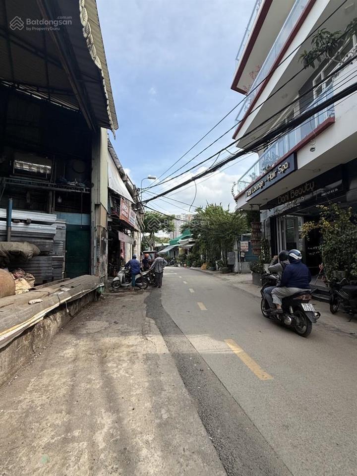 Nhà 3 tầng quận 2 cách nguyễn duy trinh chỉ 70m giá 8,2 tỷ