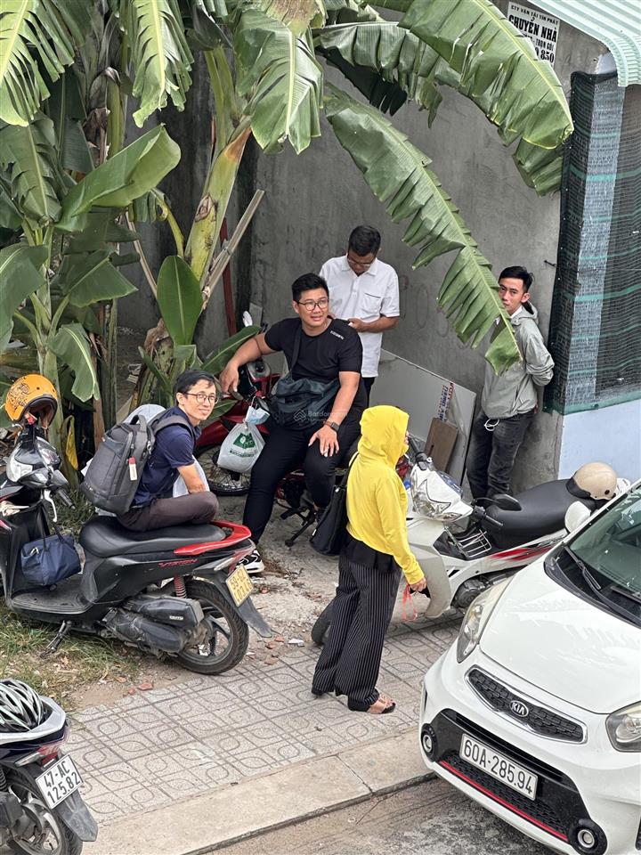 Bán nhà mới xây 1 trệt 3 lầu. đường 8m, khu dân trí cao