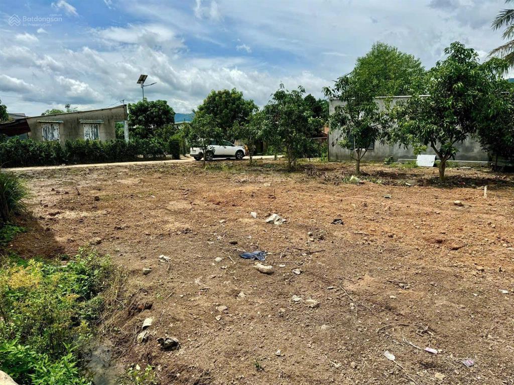 Đất đẹp suối cát ngay khu dân cư, cách tỉnh lộ 3 chỉ 100m, xây ở được ngay
