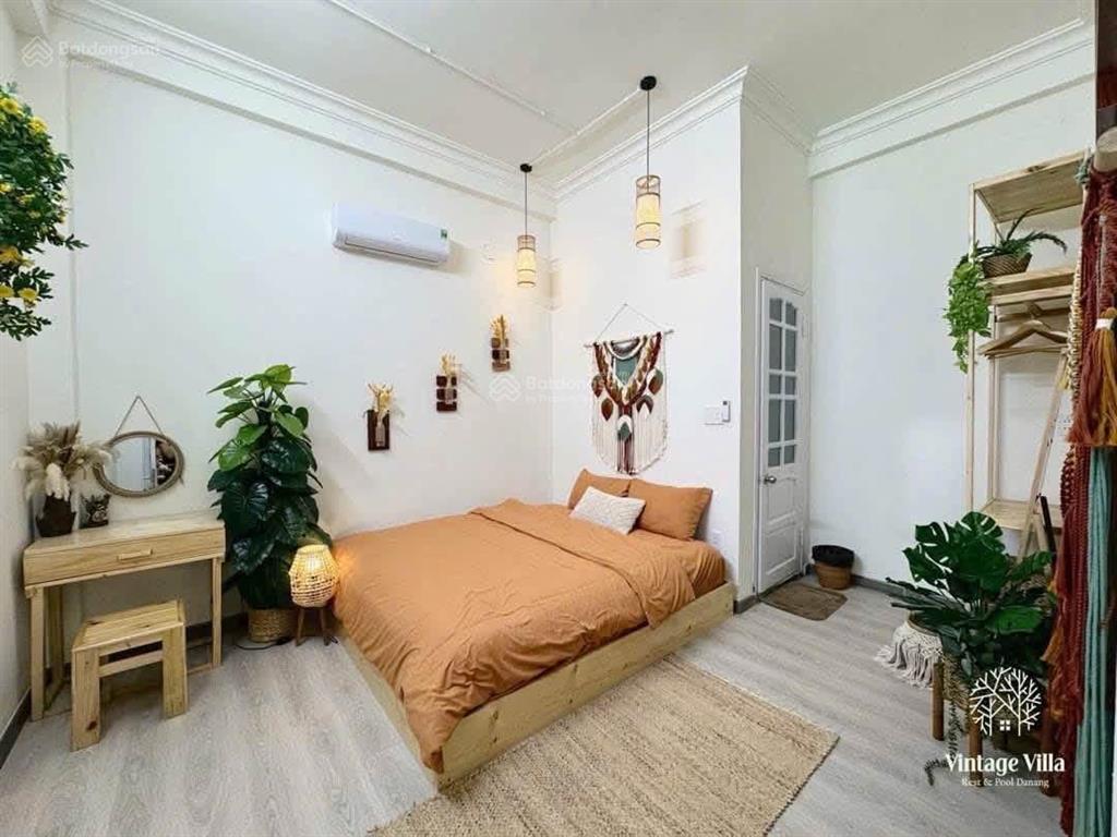 Villa phong cách hiện đại sát biển mân thái mặt tiền sơn trà