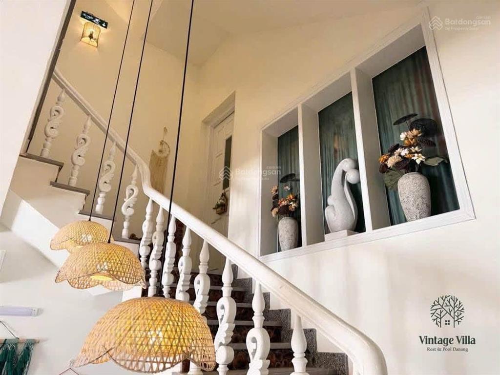 Villa phong cách hiện đại sát biển mân thái mặt tiền sơn trà