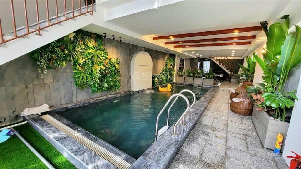 Villa sát biển sơn trà chỉ 20,x tỷ cách biển 100m, dòng tiền 80100 triệu/tháng
