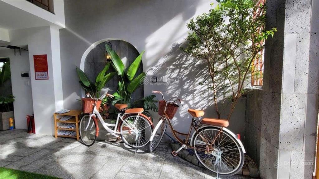 Villa sát biển sơn trà chỉ 20,x tỷ cách biển 100m, dòng tiền 80100 triệu/tháng