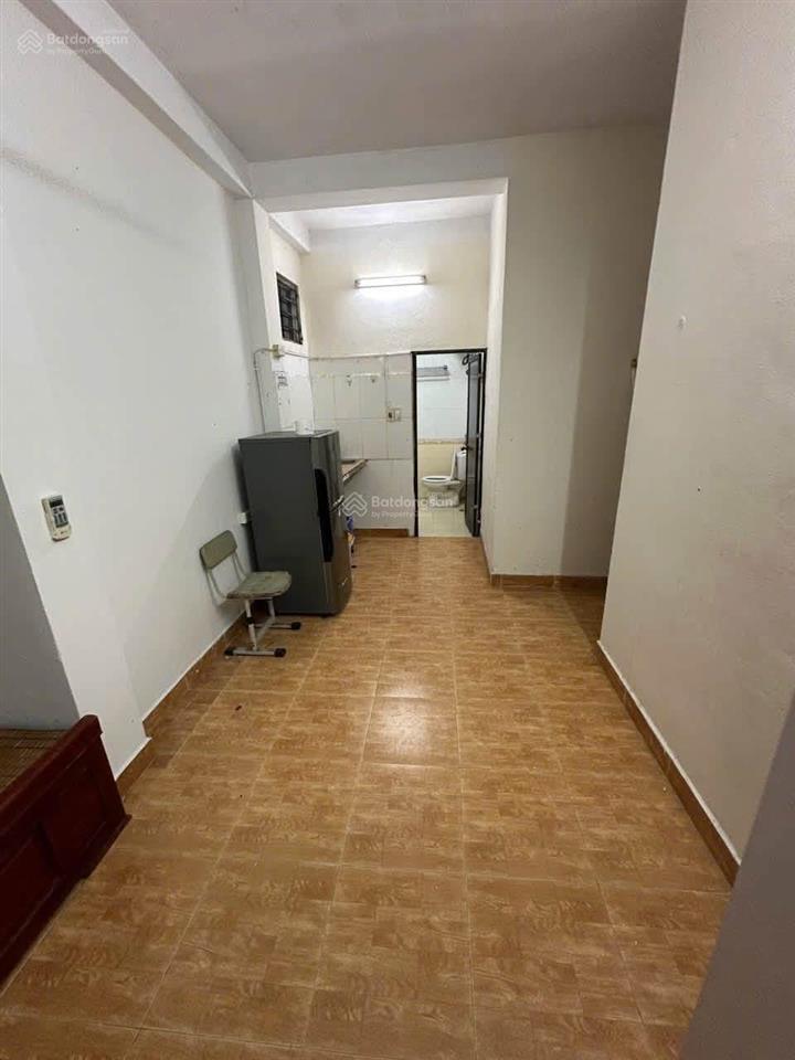 Phòng ngõ 228 nguyễn trãi giá 2,5tr
