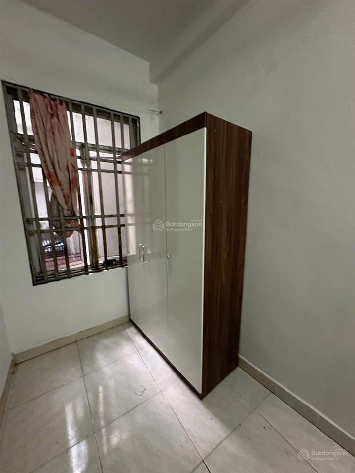 Phòng ngõ 228 nguyễn trãi giá 2,5tr