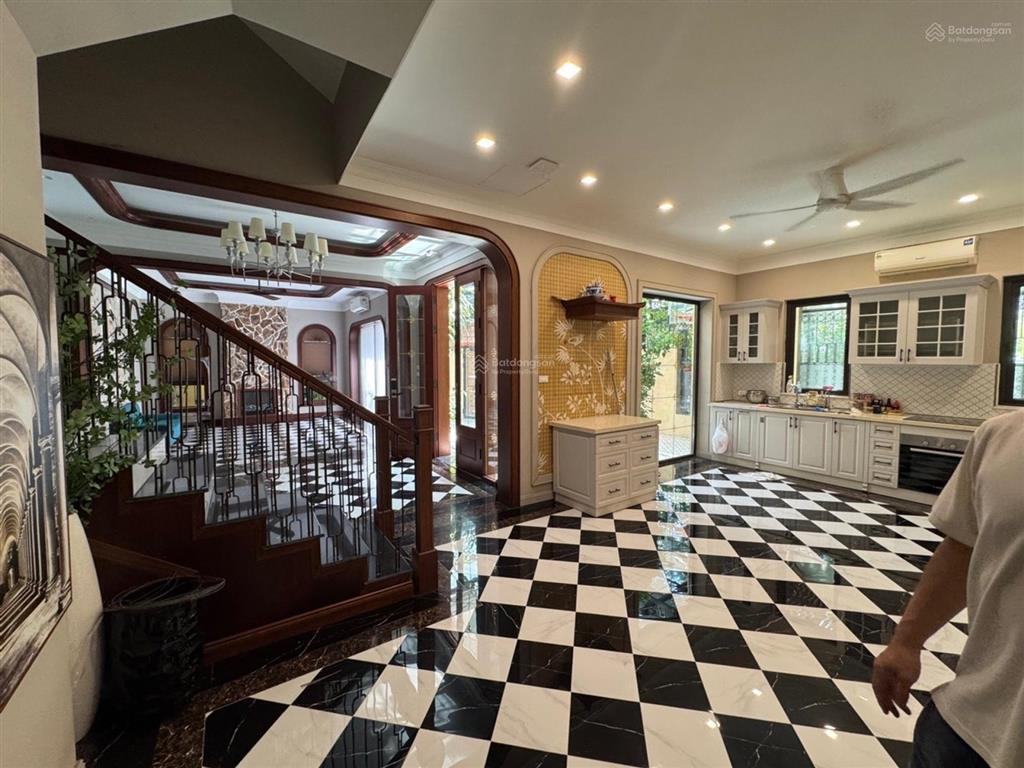 Bán biệt thự thành phố giao lưu lô góc đẳng cấp 190m 4 tầng chỉ 76 tỷ 0914 374 ***