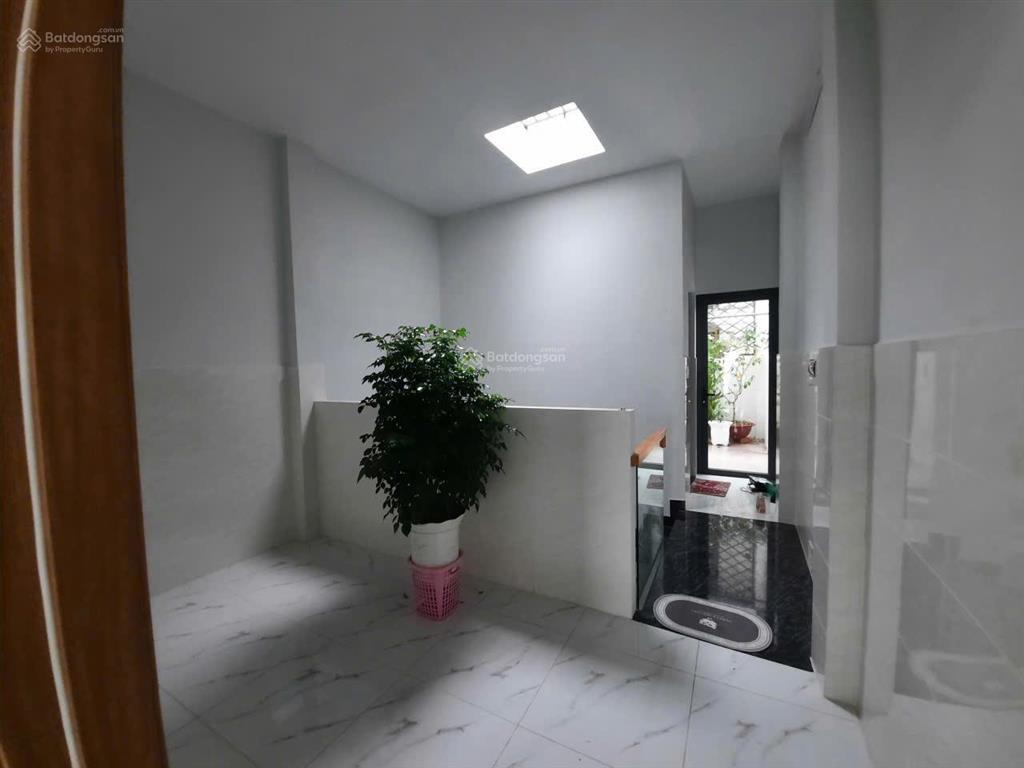 Bán nhà riêng tại hẻm 568, lê văn việt, 11,5 tỷ, 70m2, 4pn, 3wc, giá cực chất