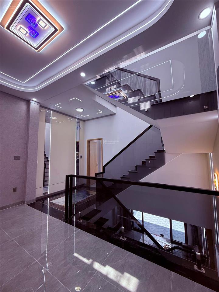 Nhà đẹp dĩ an vào ở ngay gần chợ gần trường