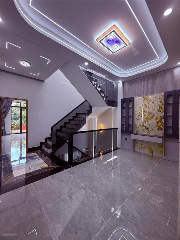 Nhà đẹp dĩ an vào ở ngay gần chợ gần trường