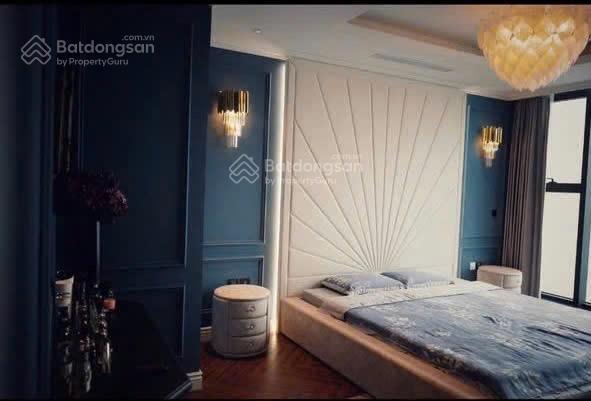 Bán gấp căn hộ penhouse 4pn, 3wc, 265m2, 240 triệu/m2 tại vinhomes metropolis liễu giai, ba đình