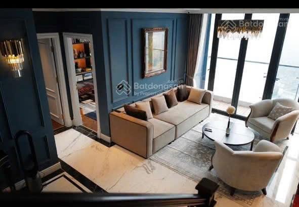 Bán gấp căn hộ penhouse 4pn, 3wc, 265m2, 240 triệu/m2 tại vinhomes metropolis liễu giai, ba đình