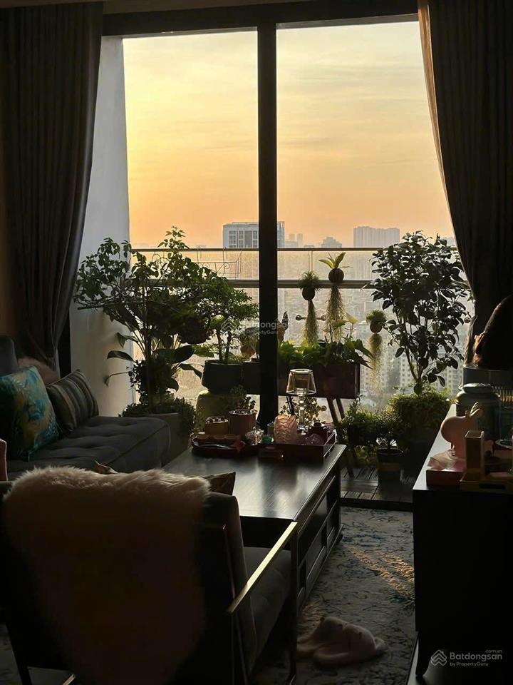 Chính chủ bán gấp căn hộ vinhomes west point, giá 120 triệu/m2, thiết kế 2n2vs, nội thất siêu đẹp