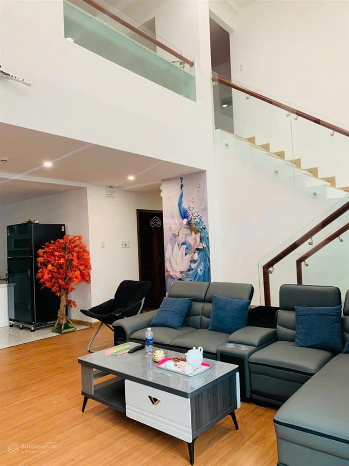 Cho thuê penthouse 5pn, 5wc, 360m2 tại new saigon  hoàng anh gia lai 3