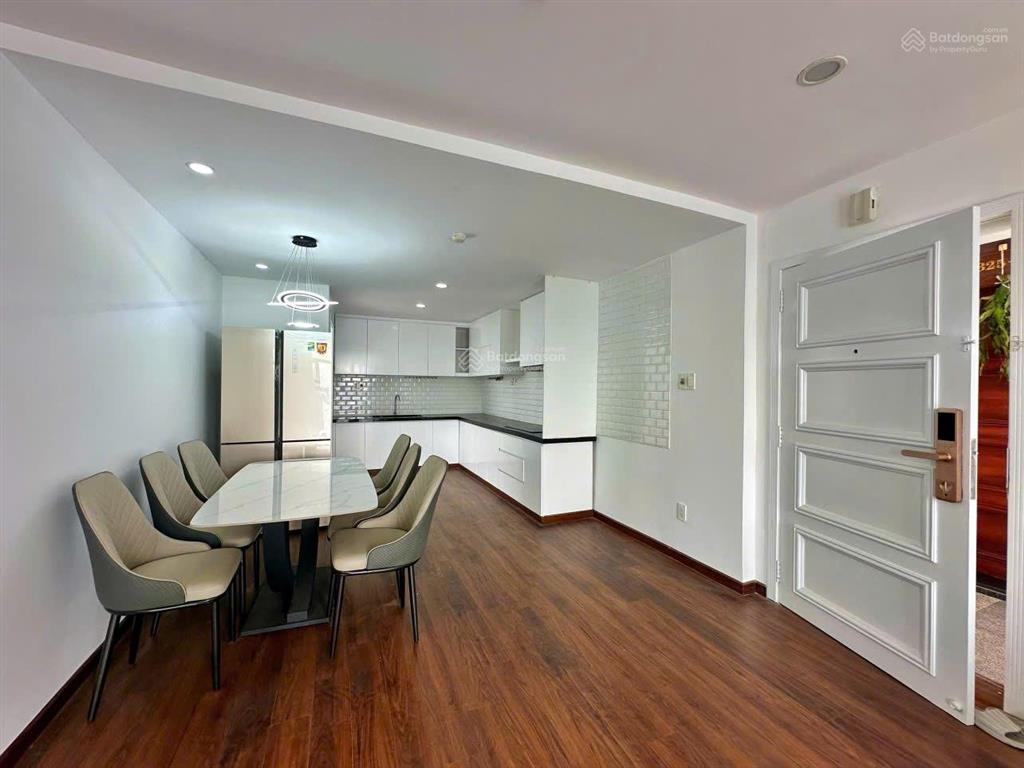 Cho thuê căn hộ 4pn, 4wc, sd 300m2, 32 triệu/tháng, tại new saigonhoàng anh gia lai 3, nhà bè, hcm