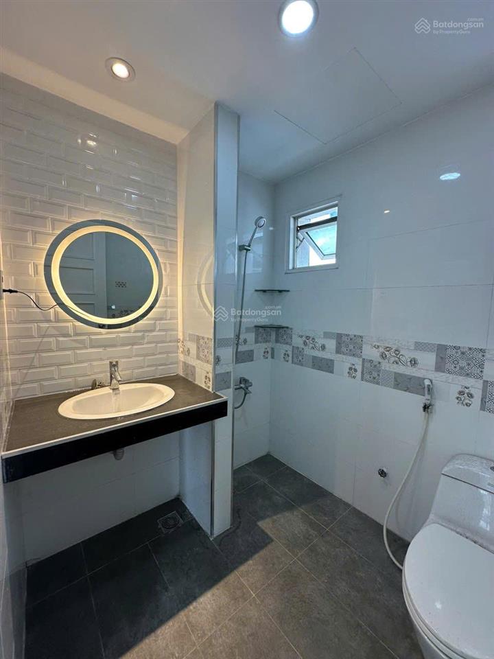 Cho thuê căn hộ 4pn, 4wc, sd 300m2, 32 triệu/tháng, tại new saigonhoàng anh gia lai 3, nhà bè, hcm