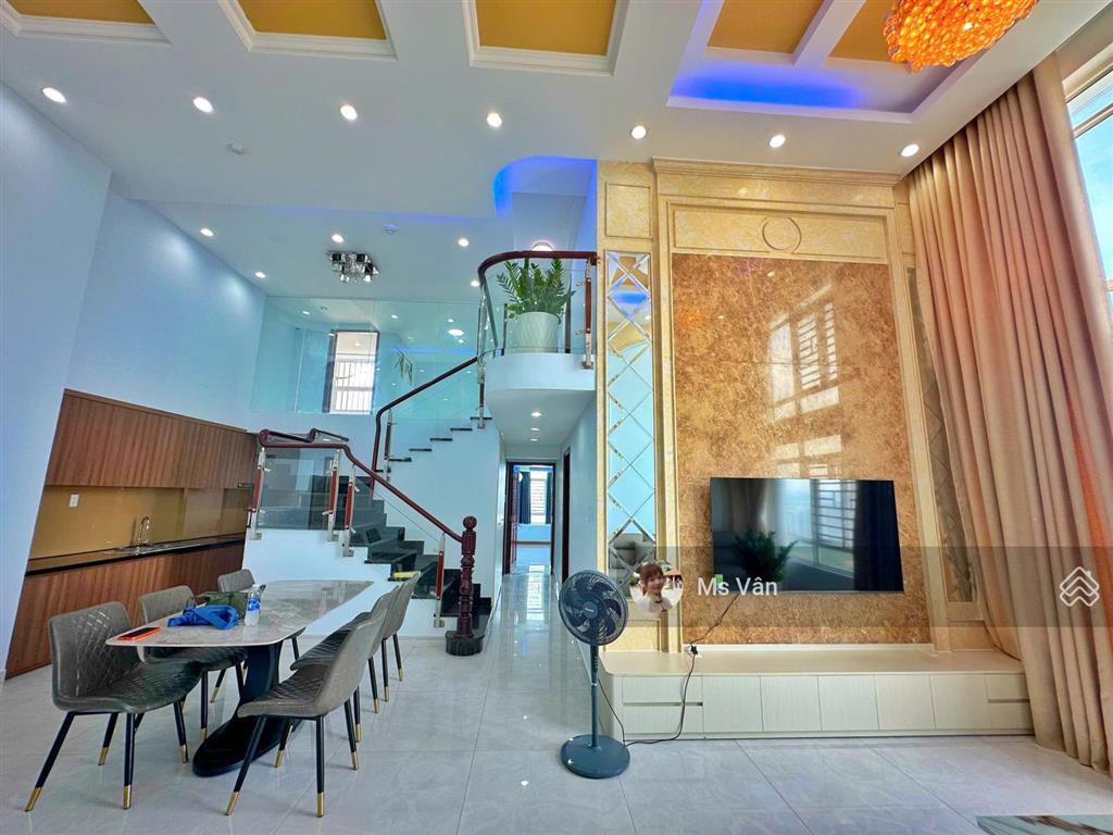 Cho thuê lofthouse tại phú hoàng anh, 25 triệu vnd, 230m2, 6pn, 4wc