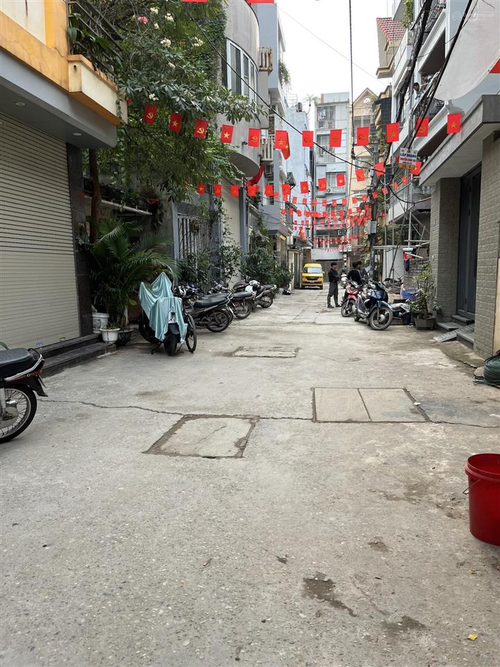 Chính chủ bán nhà phố giải phóng, phân lô ô tô tránh, nhà mới đẹp không tì vết