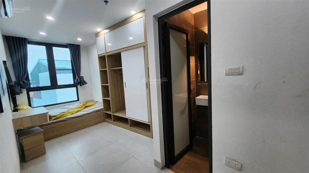 Toà ccmn tô hiệu, dt 100m x 8t mt 6m, 28pnkk, d thu 150tr/th, pccc, thoát hiểm, ô tô vào tận nơi