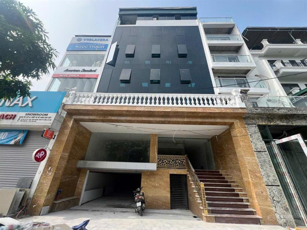 Mặt phố khúc thừa dụ. xây dựng 8 nổi 1 hầm. kinh doanh văn phòng, khách sạn, dt 200tr/tháng, pccc.