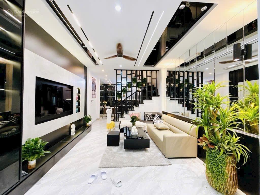 Bán liền kề trung kính, dt 65m2 x 5m mt 5t, ô tô đỗ cửa, kinh doanh hoặc ở, vỉa hè rộng, dt 45tr