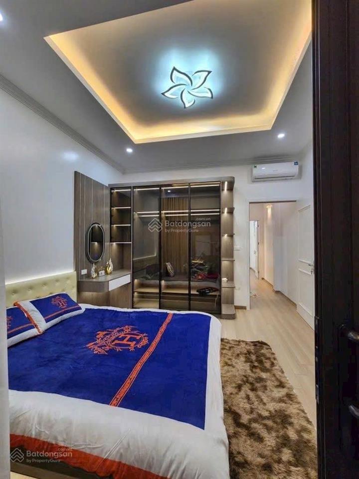 Bán liền kề trung kính, dt 65m2 x 5m mt 5t, ô tô đỗ cửa, kinh doanh hoặc ở, vỉa hè rộng, dt 45tr