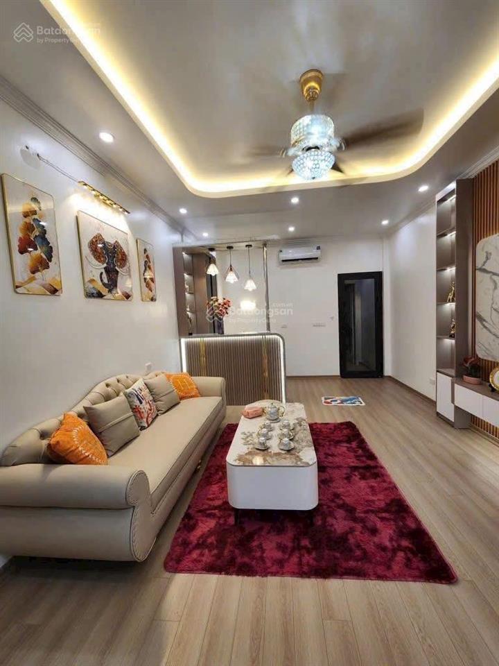 Bán liền kề trung kính, dt 65m2 x 5m mt 5t, ô tô đỗ cửa, kinh doanh hoặc ở, vỉa hè rộng, dt 45tr