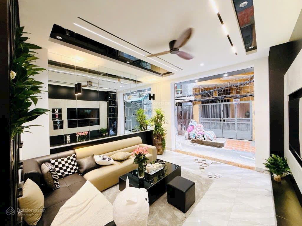 Bán liền kề trung kính, dt 65m2 x 5m mt 5t, ô tô đỗ cửa, kinh doanh hoặc ở, vỉa hè rộng, dt 45tr