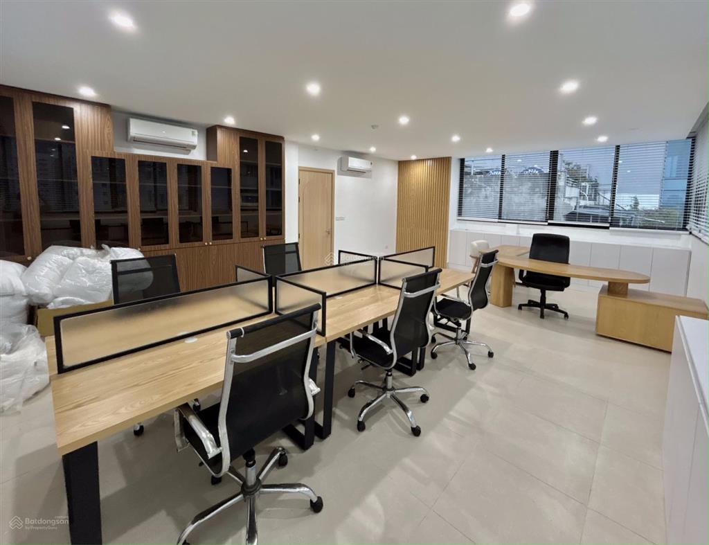 Building đẹp! trần thái tông, dt 165m2 x 9t 1 hầm mt 8,6m, thông sàn, thang máy, pccc, 286tr/th