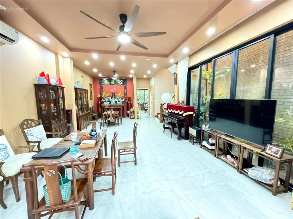 Phân lô trung kính. ngõ to như phố, 45 chỗ đỗ cửa, vỉa hè đá bóng, kdoanh đa dạng, sđcc, 100m2*5t
