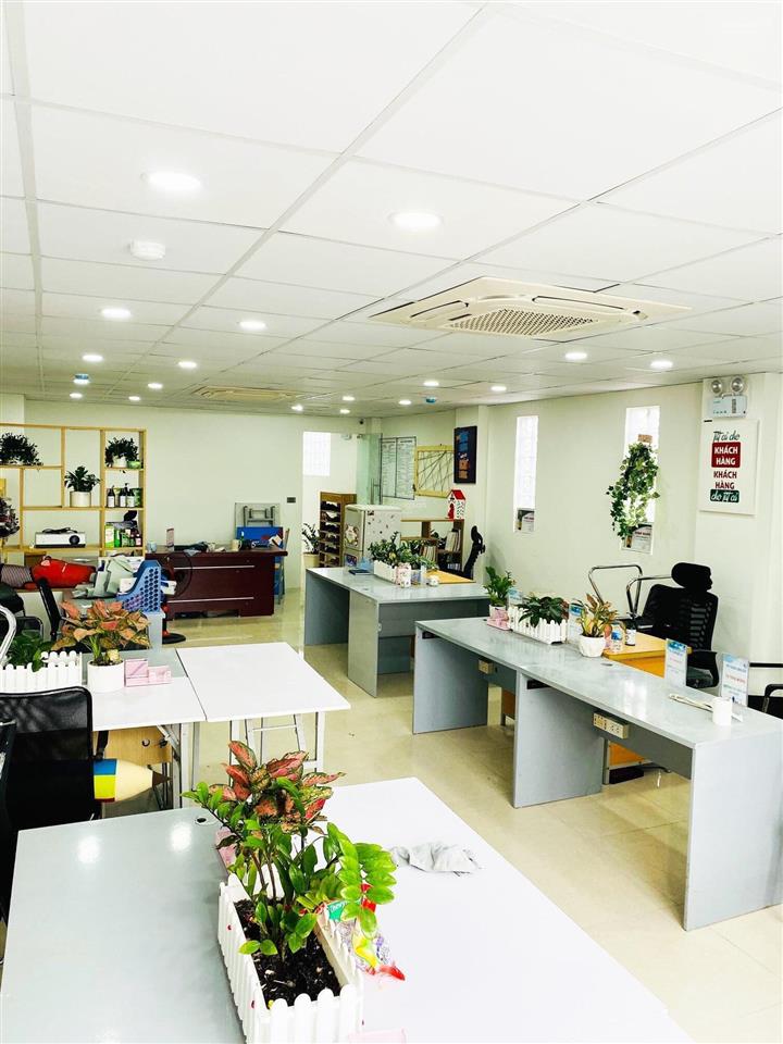 Nhanh! buiding duy tân dt 150m x7t 1 hầm , mt 8m , doanh thu 180tr/th, pccc, thang máy, vỉa hè 3,5m