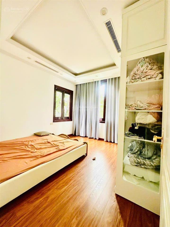 Phân lô trung kính. 88m2 chỉ 31.5 tỷ. nhà 2 mặt ngõ, 3 ô tô tránh,vỉa hè đá bóng, nội thất biệt thự