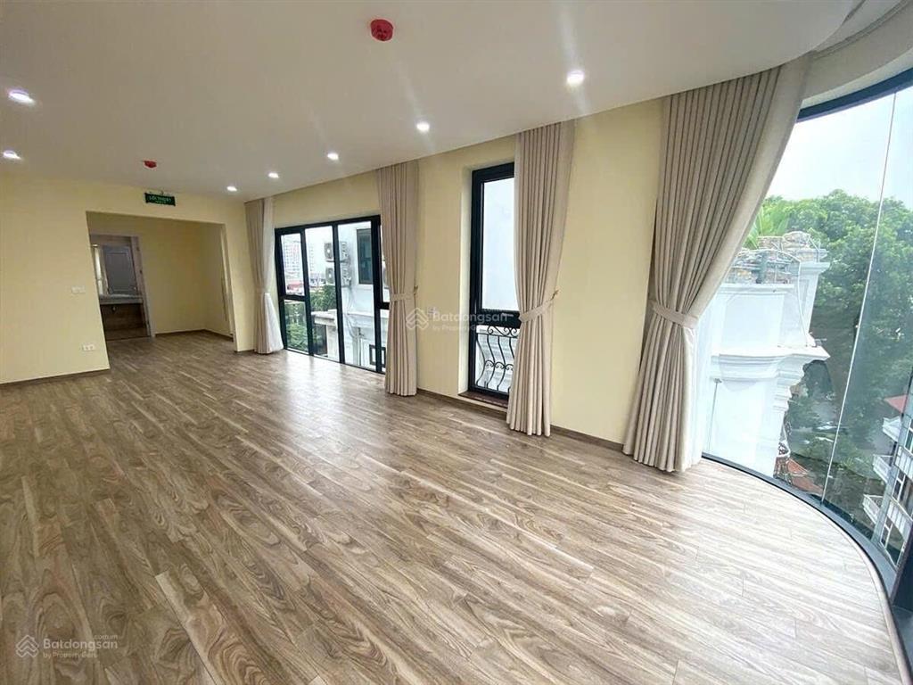 Nhanh! bán toà building trung kính , dt 125m x9t 1 hầm , mt 7,5m . thang máy, pccc, doanh thu 129tr