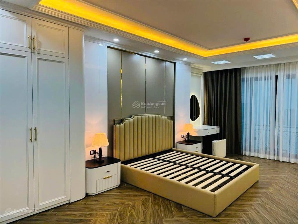 Bán nhà phân lô hoàng quốc việt. chỉ nhỉnh 25 tỷ, 70m2, 7 tầng, thang máy, thông sàn kinh doanh.