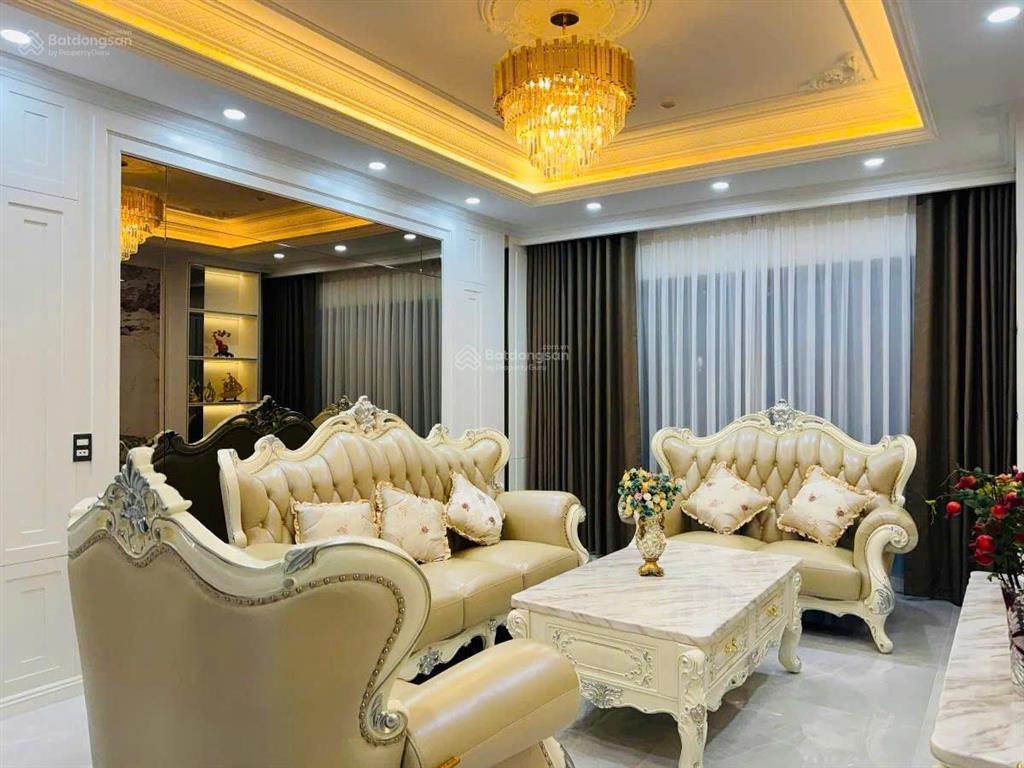 Bán nhà phân lô hoàng quốc việt. chỉ nhỉnh 25 tỷ, 70m2, 7 tầng, thang máy, thông sàn kinh doanh.