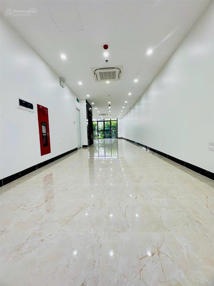 Building mặt phố trương công giai! mới đẹp 7 nổi 1 hầm, full pccc, thang máy, dt 200tr/tháng,100m2