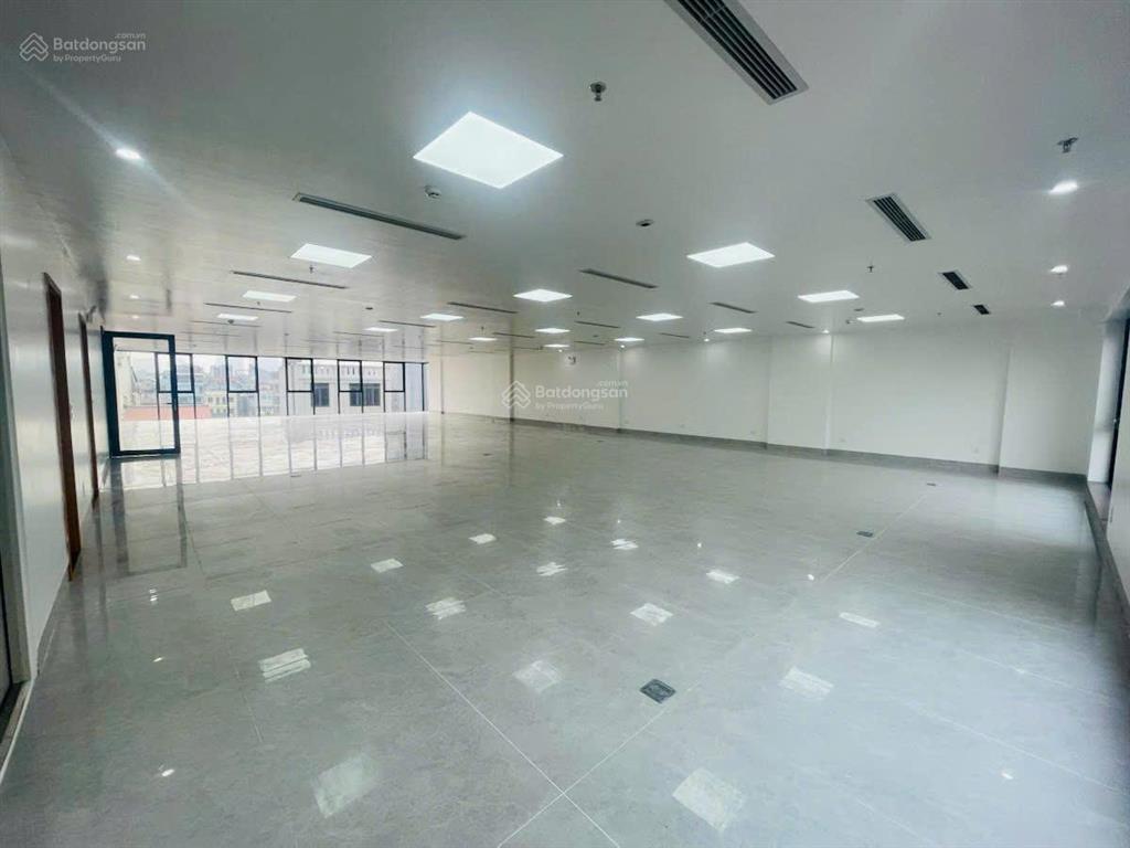 Building mặt phố lê văn lương. kd 2 tỷ/năm, 8 nổi, 1 hầm, xây dựng 3 thoáng, full pccc, sđcc, 120m2
