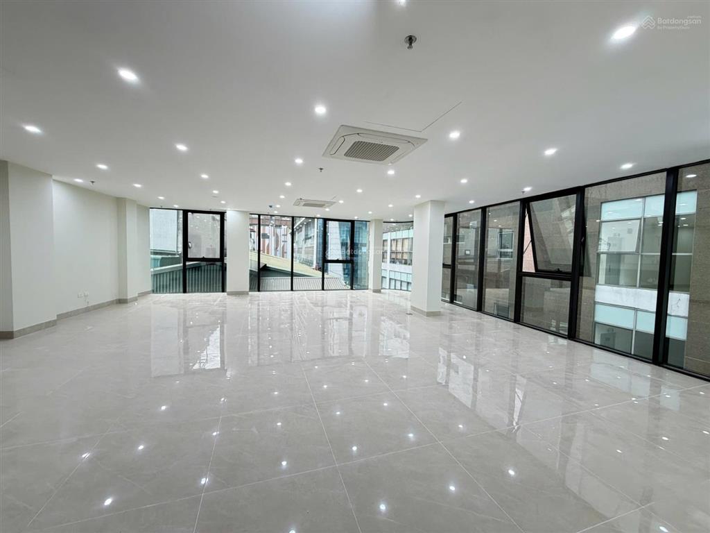 Tòa building mp lê văn lương, 165m x 8t 1 hầm, mt 12m, lô góc, vỉa hè 3m, dt 200tr/th, pccc
