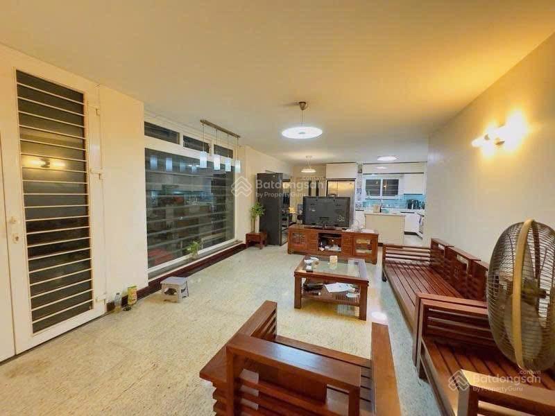 Phân lô trần quốc hoàn, 50m2 x 7t, thang máy, ngõ thông, kinh doanh, vỉa hè 3,5m, 2 thoáng, ở kd
