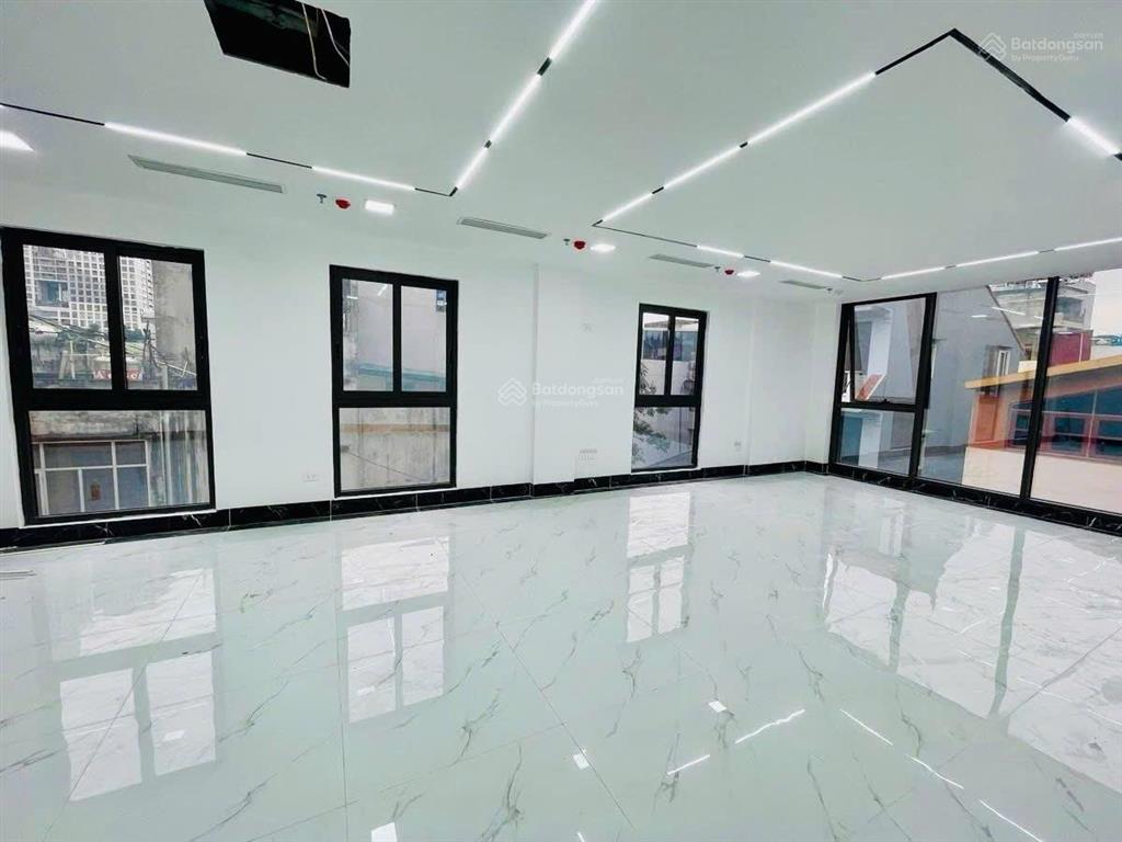 Tòa building mặt phố khuất duy tiến. 7 nổi, 1 hầm, dt 2 tỷ/năm, vỉa hè 8m, pccc, gpxd, 130m²*8t