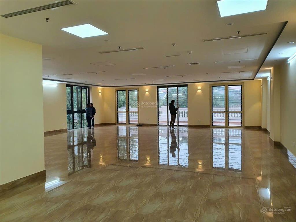 Ko qh, building láng hạ, 156m x 8t , 1 hầm, lô góc , mới, pccc, thang máy , ô tô, dt 240tr/th