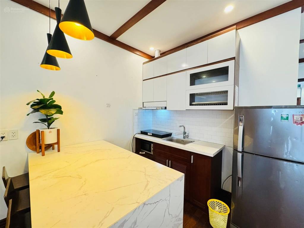 Tòa apartment 9 tầng hoàng quốc việt. mới tinh, mặt phố 25m, 14 pkk, dt 6%/năm, full pccc, 89m2