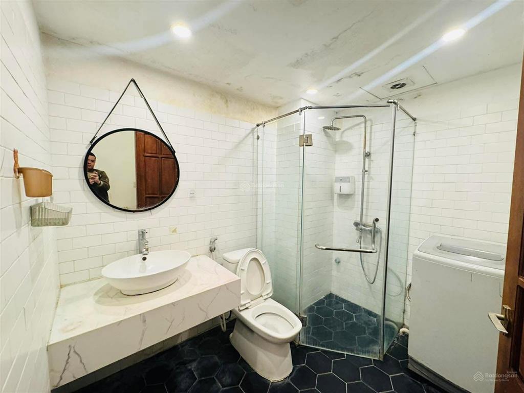 Tòa apartment 9 tầng hoàng quốc việt. mới tinh, mặt phố 25m, 14 pkk, dt 6%/năm, full pccc, 89m2