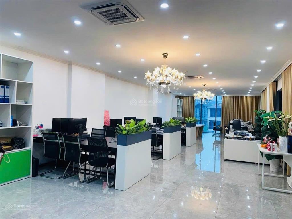 Tòa vp mặt phố trung kính. 1 mặt phố, 1 mặt ngõ, vỉa hè 5m, ở/cho thuê, dt 90tr/th, pccc, 148m²*7t