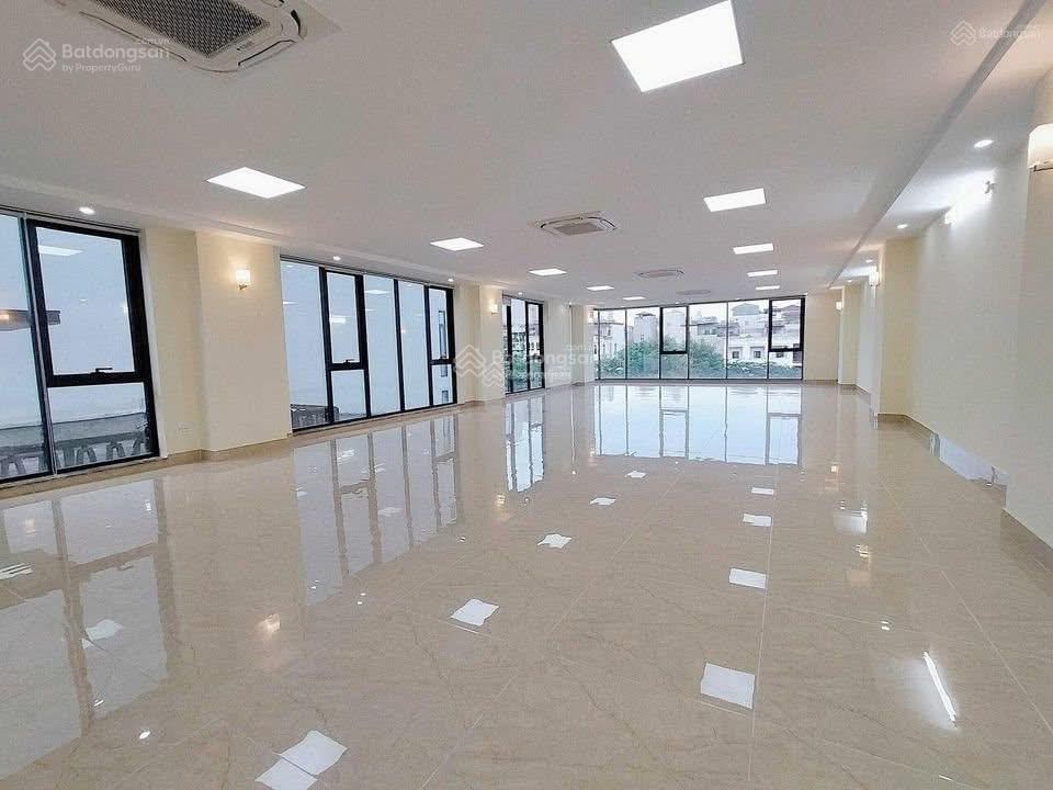 Chính chủ gủi bán toà vp mặt phố quận cầu giấy 280m2 x10t. mt11m. giá 135 tỷ,pccc, thang máy,dt 300