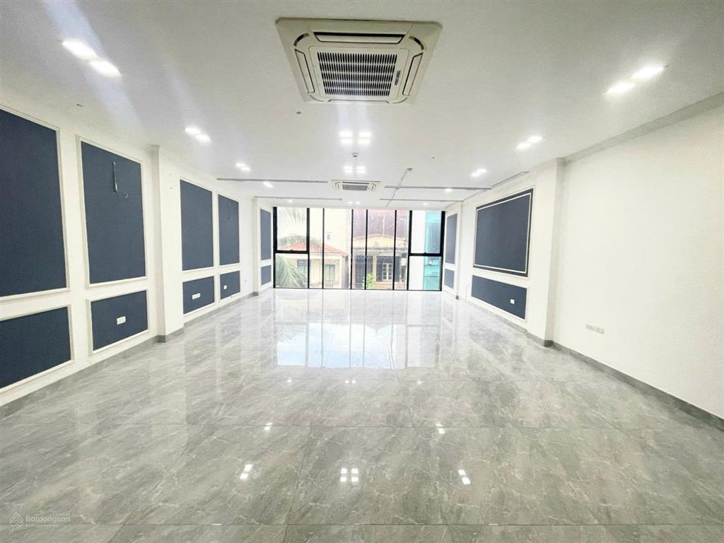 Duy nhất 1 sàn vp trung kính dt 110m ,giá thuê chỉ 16tr , thang máy , vệ sinh , b vệ  0963 506 ***