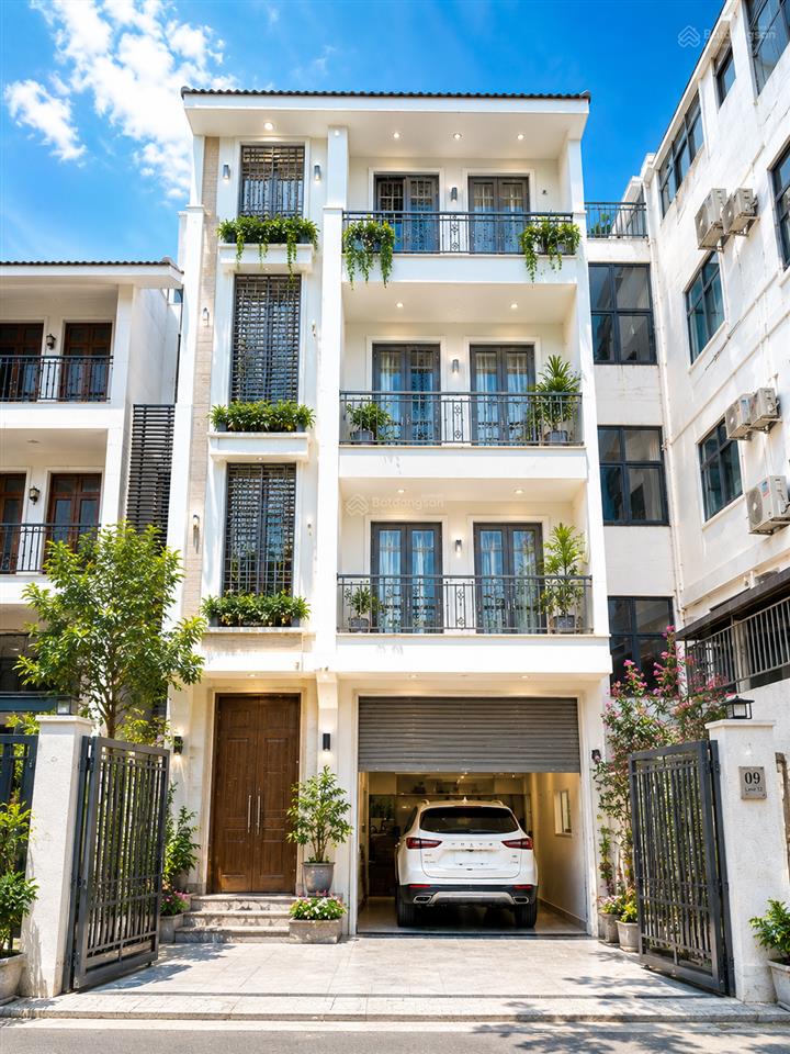 Cực phẩm phố trung kính, 3 mặt thoáng, gara, thang máy, vỉa hè, ở hoặc cho thuê vp/spa/nhà hàng